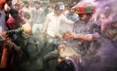 HOLI  Una pioggia di colori.    Reportage di   Odetta Carpi