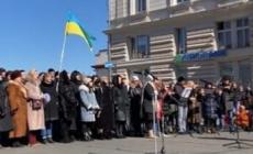 L'Opera di Odessa canta Verdi per strada sotto la bandiera: il Va' pensiero commuove il web - Video