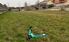 E un altro monopattino "atterra" nel greto della Parma
