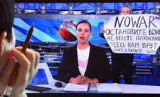 Blitz tv contro la guerra, la giornalista russa fermata: "Interrogata per oltre 14 ore" - Foto 
