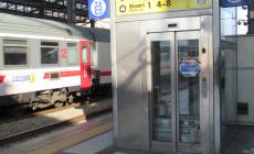 «Ci risiamo, è di nuovo bloccato l’ascensore dei binari 2 e 3»