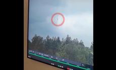 L'aereo precipita con a bordo 132 persone, il volo in verticale e lo schianto- Video