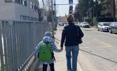 Il primo giorno di scuola a Parma dei bimbi ucraini:  disegni e partite di calcio