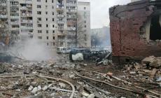 Orrore a Mariupol: stuprata dai russi davanti al figlio fino alla morte