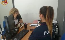 Rintraccia l'ex compagna in una casa famiglia e per 12 ore torna l'incubo. E arriva il carcere