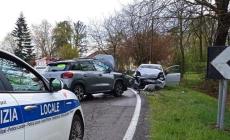 Violento frontale a Fidenza: tre feriti (ricoverati a Vaio), auto distrutte