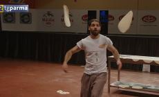 Mondiali della pizza, è il giorno dell'acrobatica. Poi giù il sipario - Video