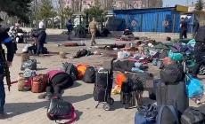 "Oltre 30 morti e 100 feriti nell'attacco alla stazione di Kramatorsk". Era in corso l'evacuazione dei civili - Video