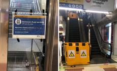 Scale mobili e ascensori fermi in stazione: le Ferrovie sostituiranno gli impianti 