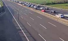 Tragico incidente in A1 fra auto e camion: un morto. Riaperto il tratto tra Modena sud e Modena nord