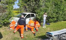 Un'auto esce di strada in via Argini Sud a Basilicanova. Ferita una donna