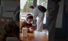 Angelina Jolie in visita a sorpresa a Leopoli - Video