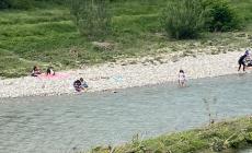 Sabato, sole e... (voglia di) normalità: un po' di relax nella Parma - Video