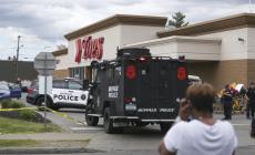 Buffalo, dieci morti  in una sparatoria. Il killer   è un suprematista bianco di 18 anni