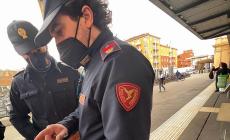 La latitanza si ferma in stazione: 33enne accompagnato al carcere di via Burla