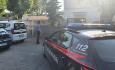 17enne aggredito in classe, poi picchiato all'uscita da scuola e mentre cammina in via Toscana: denunciati 5 giovani