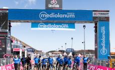 Mediolanum al Giro d'Italia: pedalata a Parma con Doris, Moser, Bettini e Ballan
