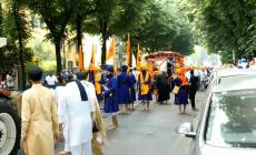 Festa indiana in città: oltre 4000 sikh in corteo e nella loro chiesa in via Mantova - Video