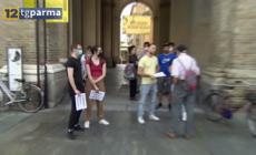 Stop ai corsi serali: protesta in piazza Garibaldi. I sindacati: "Per il prossimo anno sono garantiti" - Video