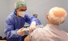 Da lunedì per gli over 80enni la quarta dose si fa senza prenotazione
