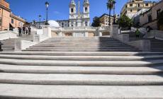 Lanciano un monopattino da Trinita' dei Monti, turisti multati