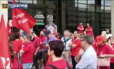 Tagli alla sanità: sit in della Cgil di Parma a Bologna e incontro con Donini  - Video