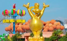 Gardaland, alcune giostre a orario ridotto: pioggia di critiche, l'azienda assicura che assumerà altro personale