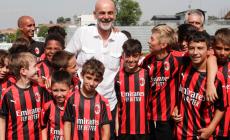 Noceto,  Stefano Pioli  in mezzo ai ragazzini del Milan Camp: "Giocate e pensate solo a divertirvi"- Foto 