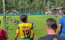 Una folla di tifosi crociati è arrivata a Peio a seguire l'allenamento del Parma - Video