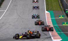 Verstappen vince la gara sprint in Austria davanti alle due Ferrari