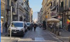 12 enne sfregiata al volto (danno permanente) a Napoli, preso il fidanzato 16enne
