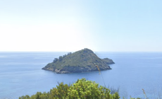 Violento scontro tra barche all'Argentario: un morto, un disperso e un ferito grave. Salvate quattro persone