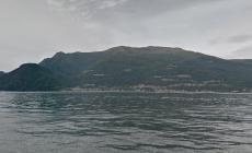 Si tuffa e scompare nel lago di Como, trovato il corpo del 28enne