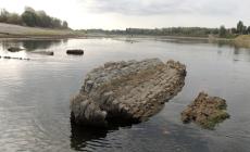  Dal Po riemergono antiche mura e un vecchio traghetto:  un paesaggio impressionante- Foto 