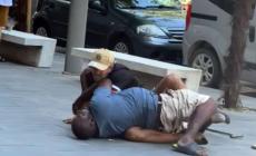 A Civitanova Marche ambulante nigeriano ucciso a colpi  di stampella. Fermato l'aggressore italiano che gli ha anche rubato il cellulare
 