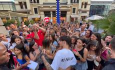 Deddy fa tappa al Fidenza Village... per un bagno di folla e musica