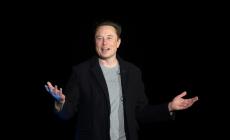 Elon Musk vende azioni Tesla per quasi 7 miliardi di dollari 