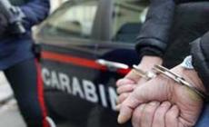 Morde 'buttafuori' e spintona i Carabinieri, arrestato a Riccione
