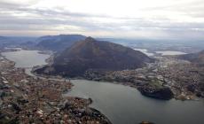 Lei infermiera, lui vigile, salvano una coppia che sta affogando nel lago di Como