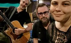 Serenata tra i condomini per due promessi sposi del  quartiere Mordacci - Video 