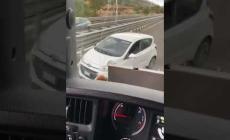 Anziana guida contromano sulla statale di Nuoro: camionista blocca il traffico e le fa invertire la marcia - Video