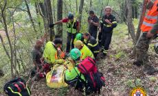 Cacciatore cade e finisce in una scarpata: soccorsi in azione per un 62enne nel Cornigliese - Il video dei soccorsi