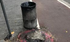 Via Emilia Est, il bidone "colato": quel che resta dopo i vandalismi
