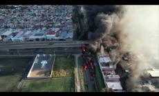 Un’autocisterna travolta da un treno: mega incendio e fumo avvolgono la città in Messico, 1.500 evacuati - Video