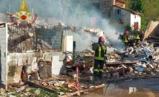 Esplosione in una palazzina a Lucca: due morti e tre feriti. E' nato il bimbo della donna estratta dalle macerie
