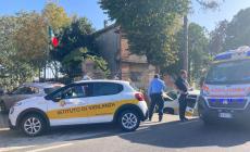 Auto nel fossato: traffico alternato sull'Asolana