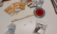 Disoccupato "domiciliato" in hotel,  ma era uno spacciatore:  in tasca aveva 2000 euro e in camera 200 dosi di cocaina. Arrestato