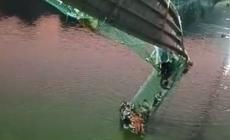 India,  sale ancora il bilancio del crollo del ponte: 75 vittime