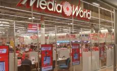 Tentano il furto di  Air Pods a Mediaworld: denunciati due giovani georgiani