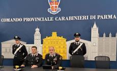 Rubano il bancomat a un anziano di Roccabianca e spendono 2.500 euro: un 40enne in carcere, una 72enne ai domiciliari